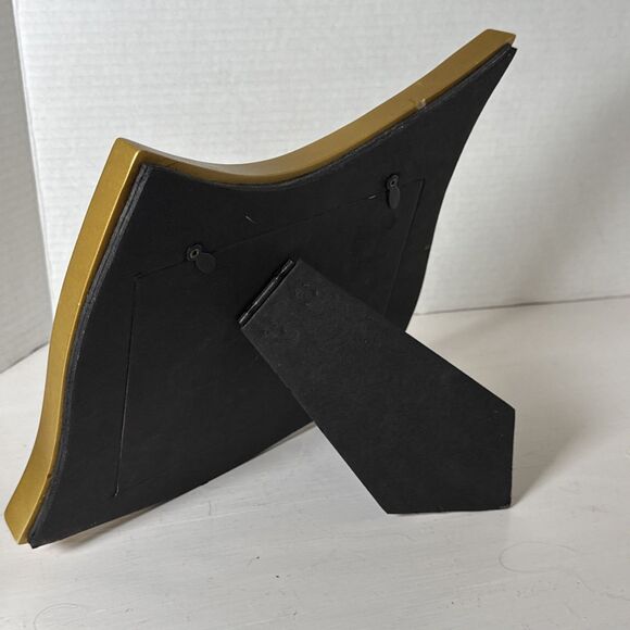 Gold Colored Irregular Shaped 5x7 Table Photo Or Art Frame - Picture 3 of 10
